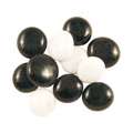 Galets  de verre ronds et teintés aplatis d’un côté, Blanc et noir opaque, Ø 15 - 20 mm, paquet de 100g, env. 20 - 25 pcs