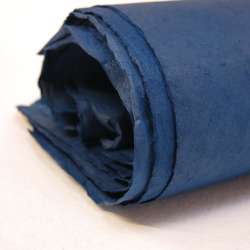 Papier cuve à la main pour artiste KHADI Lokta, 50 cm x 75 cm, Bleu